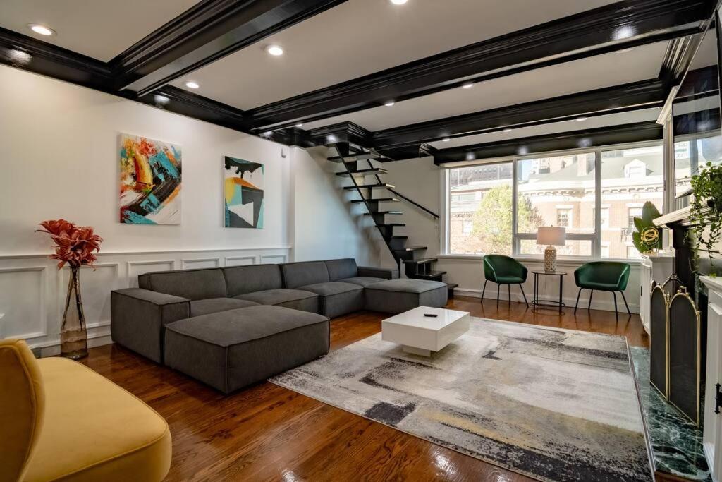 Apartment 4bedroom Gold Coast Duplex With Jacuzzi In The Bedroom And Optional Valet Parking Chicago