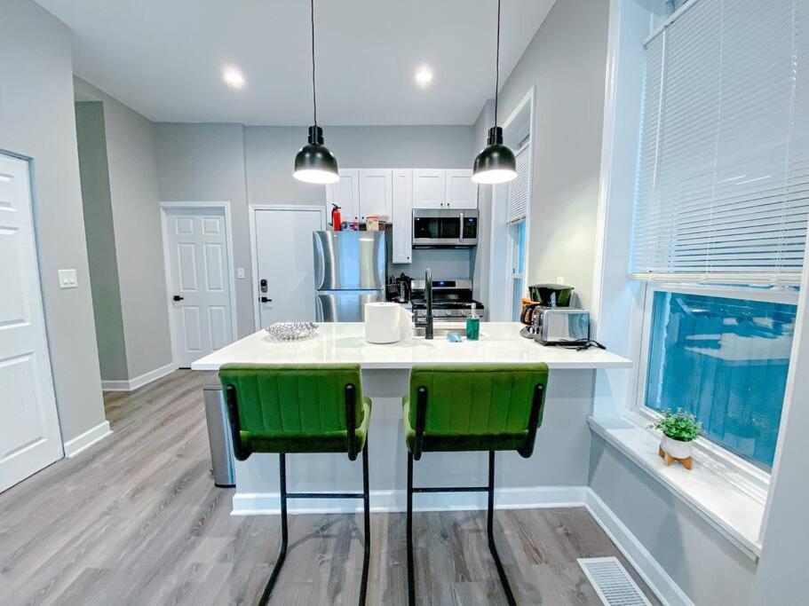 The Secret West Loop Oasis For Up To 4 Guests With In-unit Washer And Dryer * Chicago