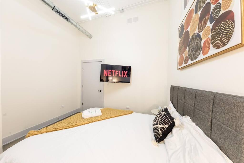 Apartment Mccormick 6br/4ba Luxury For Groups Up To 12 Guests With Optional Parking And Gym Access Chicago
