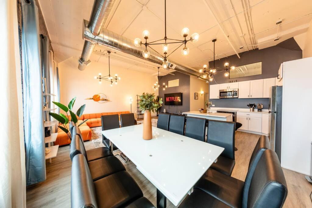 Mccormick 6br/4ba Luxury For Groups Up To 12 Guests With Optional Parking And Gym Access * Chicago