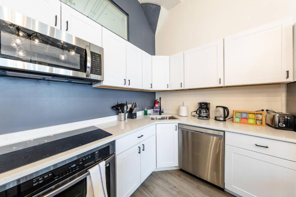 Mccormick 6br/4ba Luxury For Groups Up To 12 Guests With Optional Parking And Gym Access Apartment