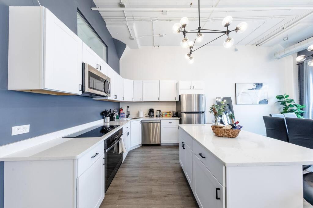 Mccormick 6br/4ba Luxury For Groups Up To 12 Guests With Optional Parking And Gym Access Apartment