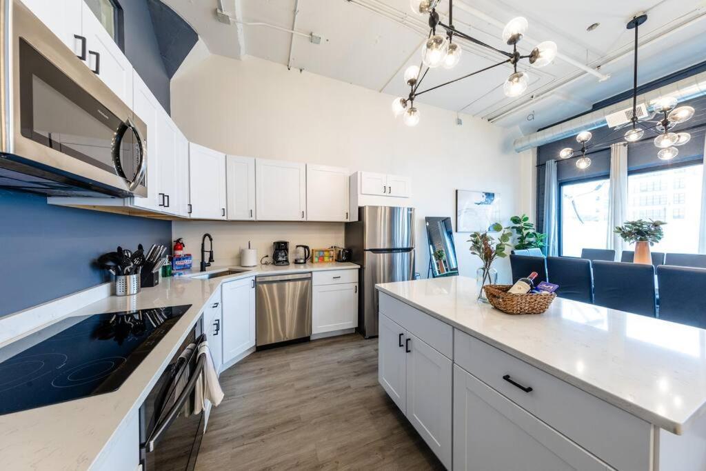 Mccormick 6br/4ba Luxury For Groups Up To 12 Guests With Optional Parking And Gym Access *