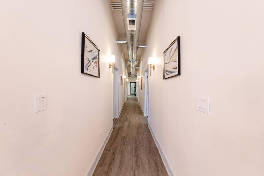 Apartment Mccormick 6br/4ba Luxury For Groups Up To 12 Guests With Optional Parking And Gym Access