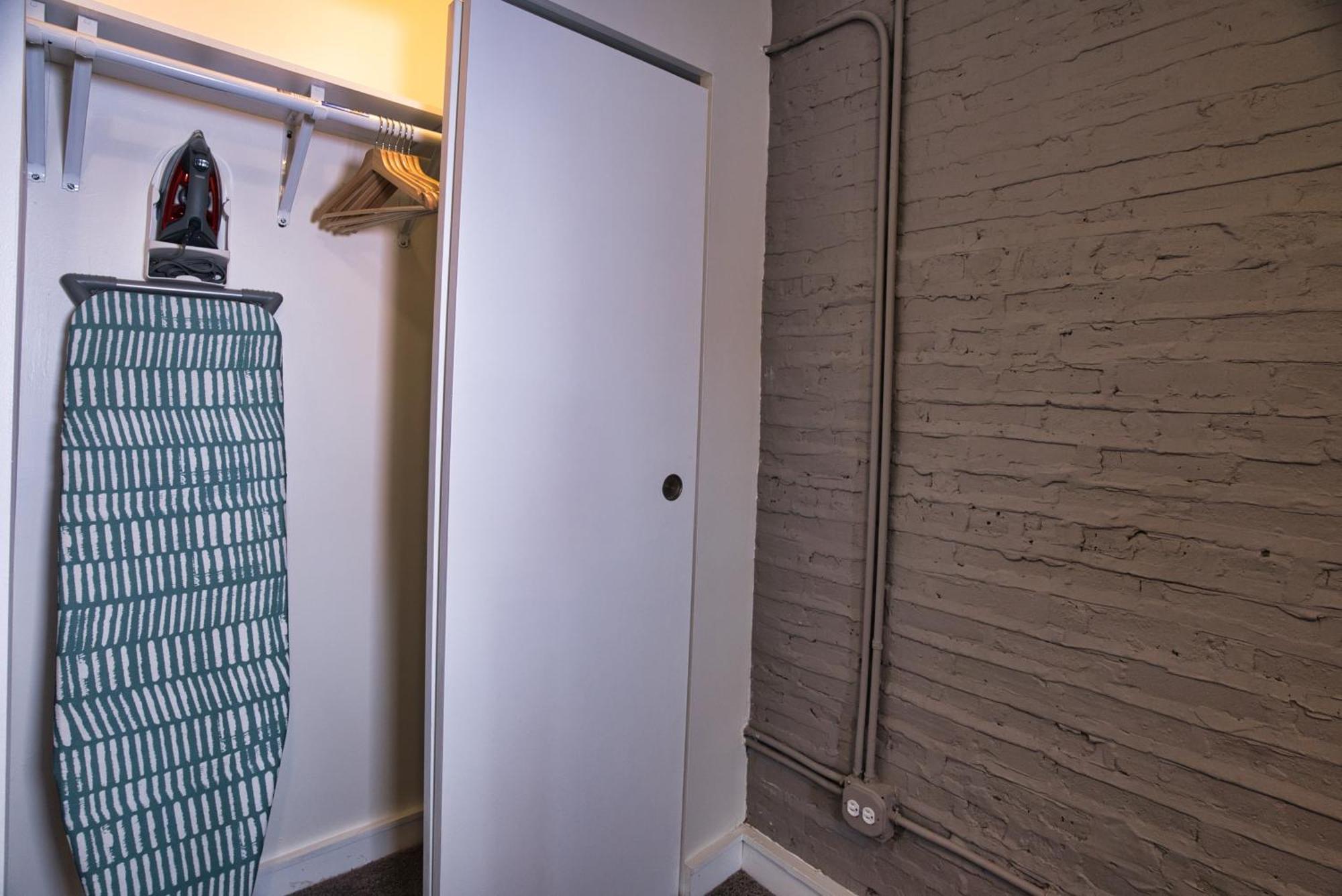 Apartment Mccormick Huge 3br With Pool Table, Optional Parking For Up To 8 Guests Chicago