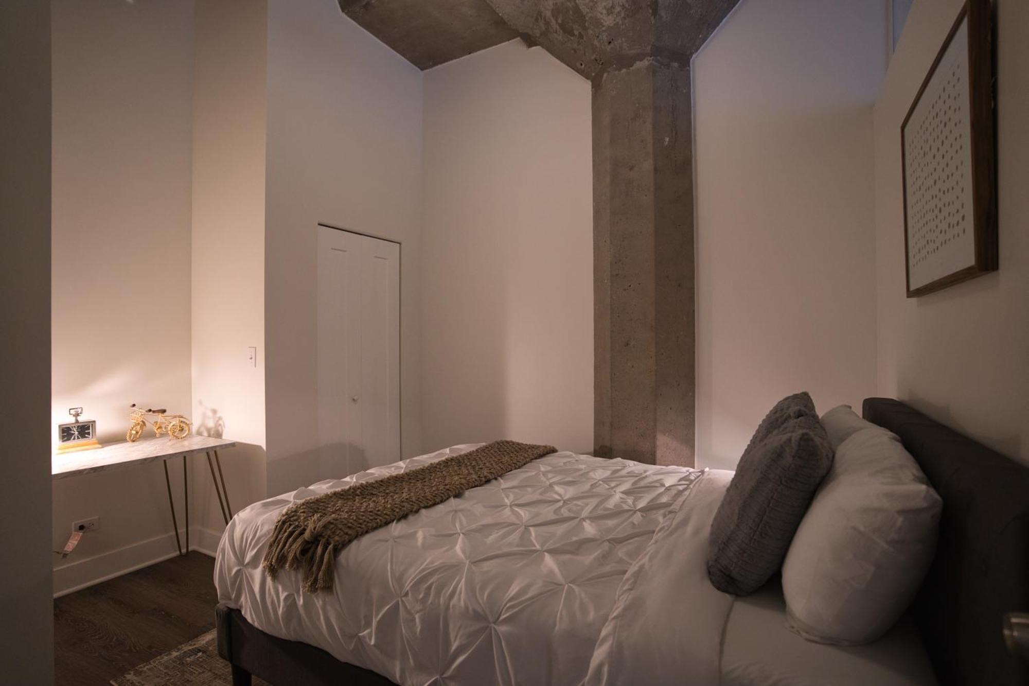Apartment South Loop 2br Getaway With Smart Tvs & Optional Parking Near Mccormick Place, Museum Campus & Downtown *
