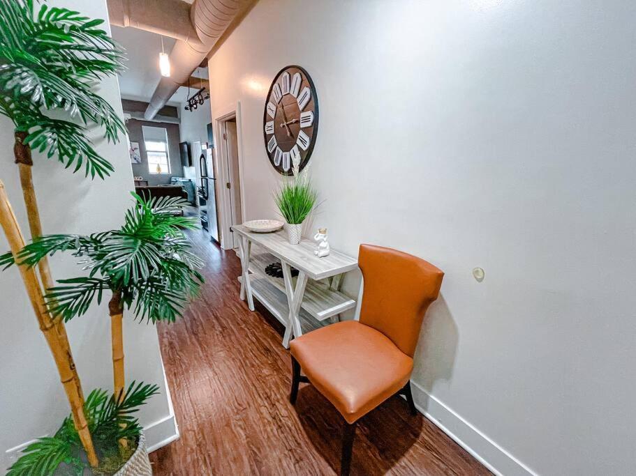 Mccormick Place 420 Friendly 2br/2ba With Optional Parking For Up To 6 Guests Chicago