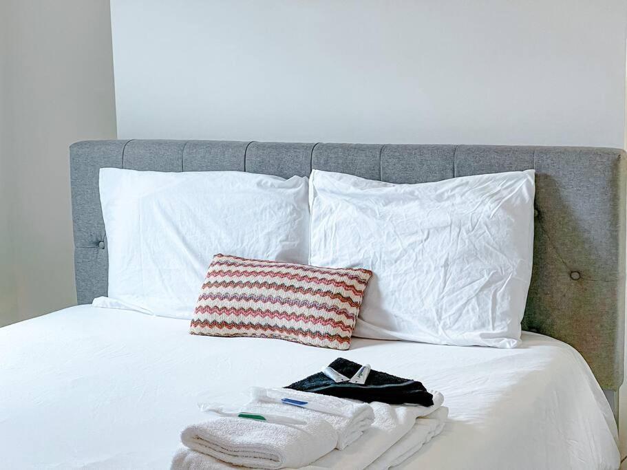 Mccormick Place 420 Friendly 2br/2ba With Optional Parking For Up To 6 Guests Apartment