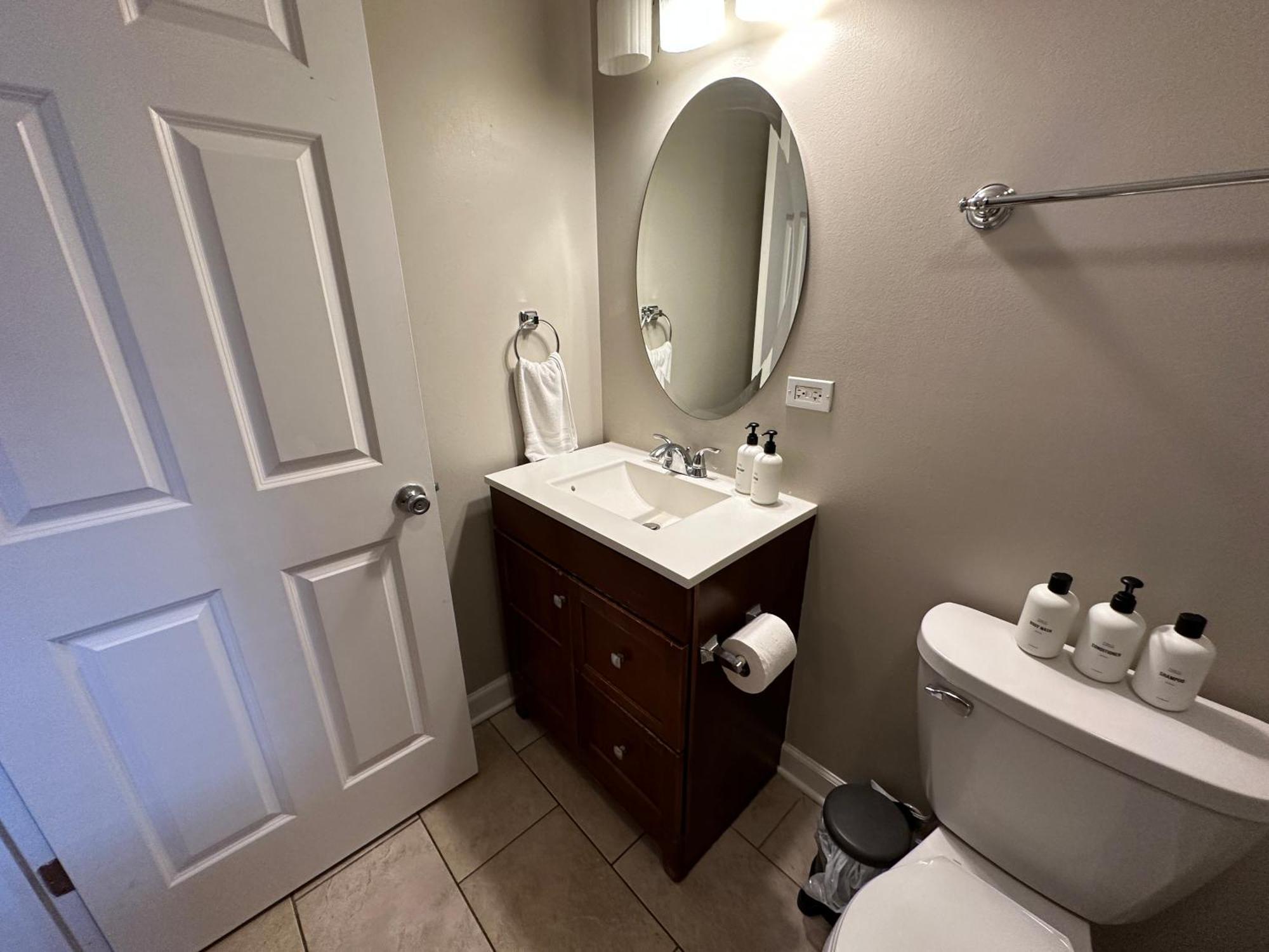 Trendy Wicker Park Loft With Parking Holiday home *