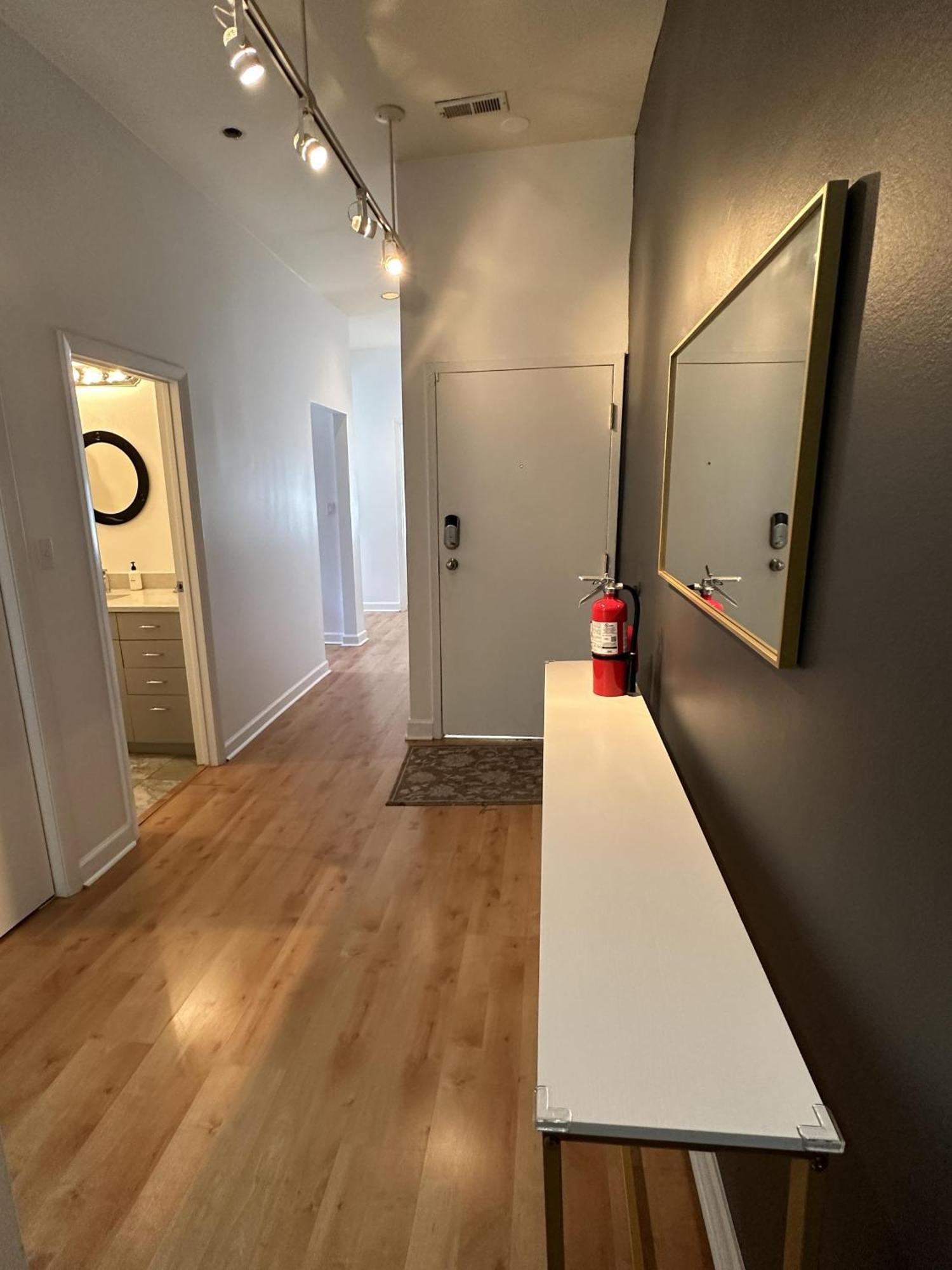 River North Hideaway With Amazing Views And Parking Holiday home