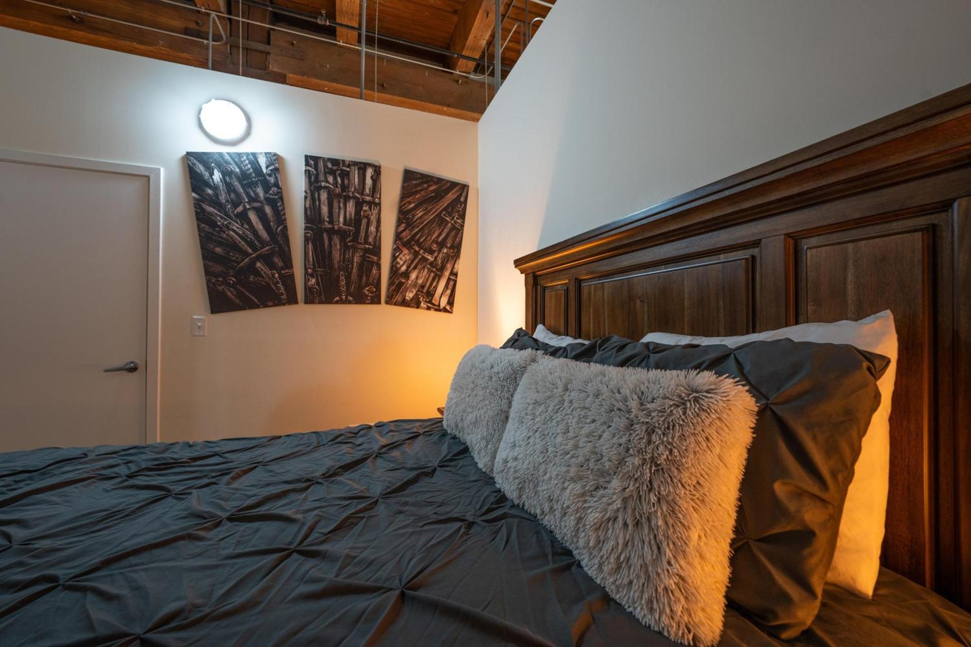 Luxery - Themed Units! Close To Downtown, Mccormick Place & Wintrust Arena *