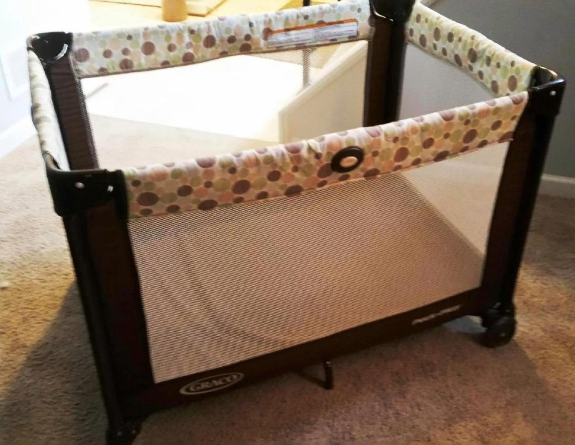 Well-appointed Cozy Portage Park Apt, Dogs, Kids, Free Parking, 420 Compliant Apartment *