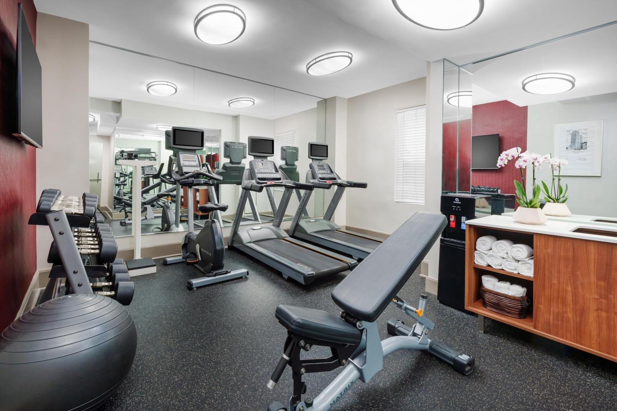 Hotel Express - Magnificent Mile By Ihg