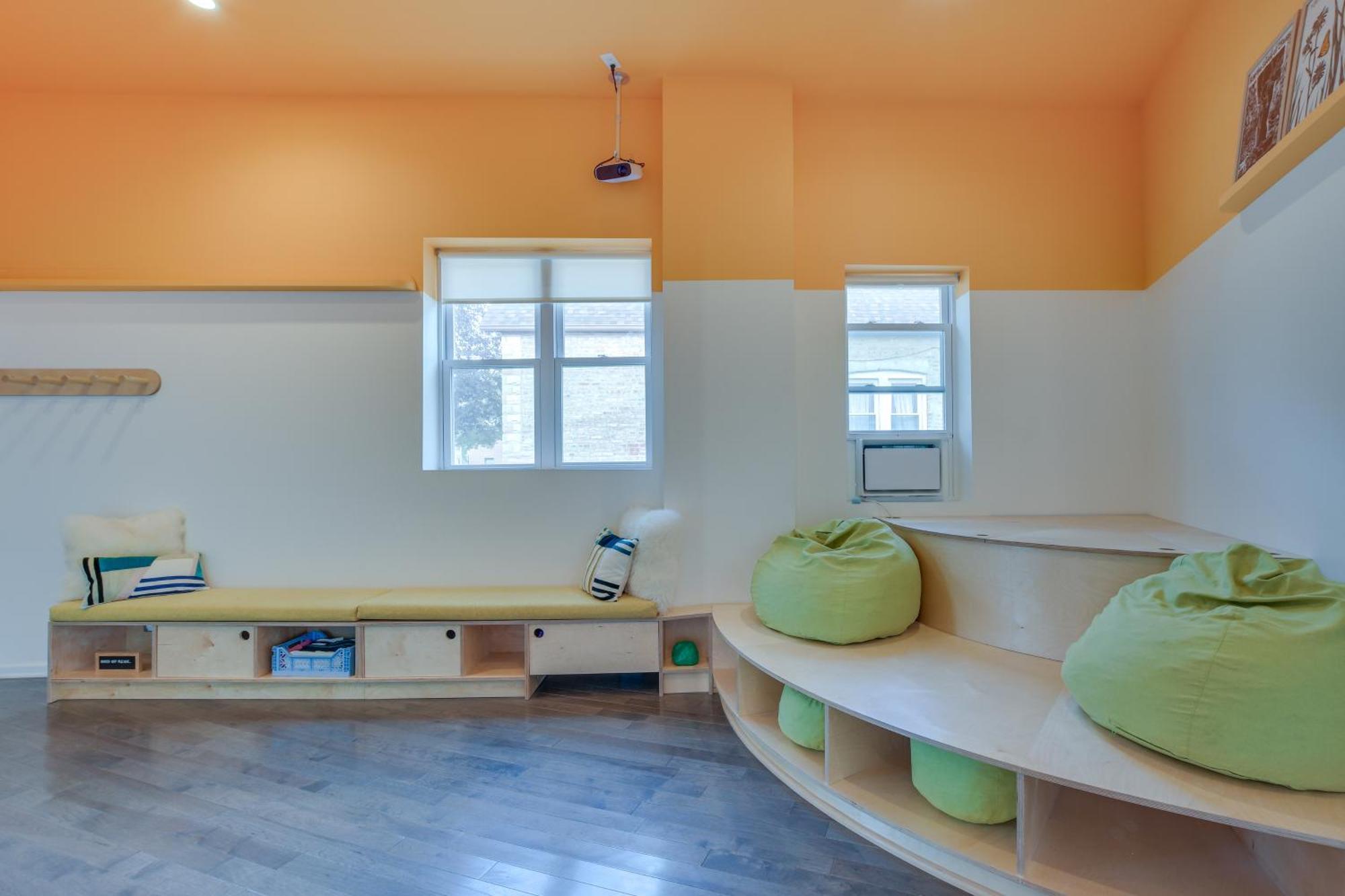 Holiday home Stylish Duplex Close To Parks And Dtwn *