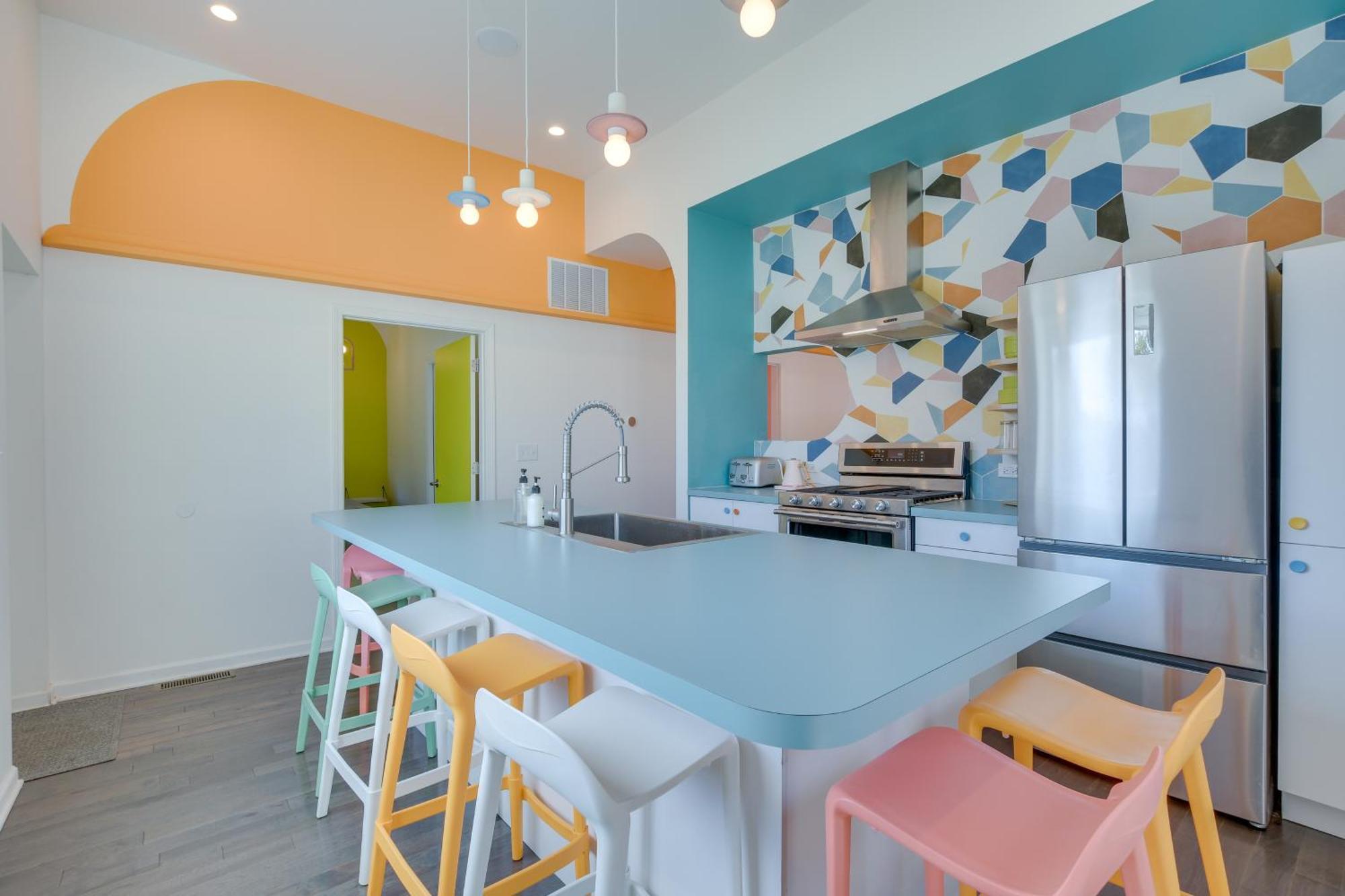 Stylish Duplex Close To Parks And Dtwn Holiday home *