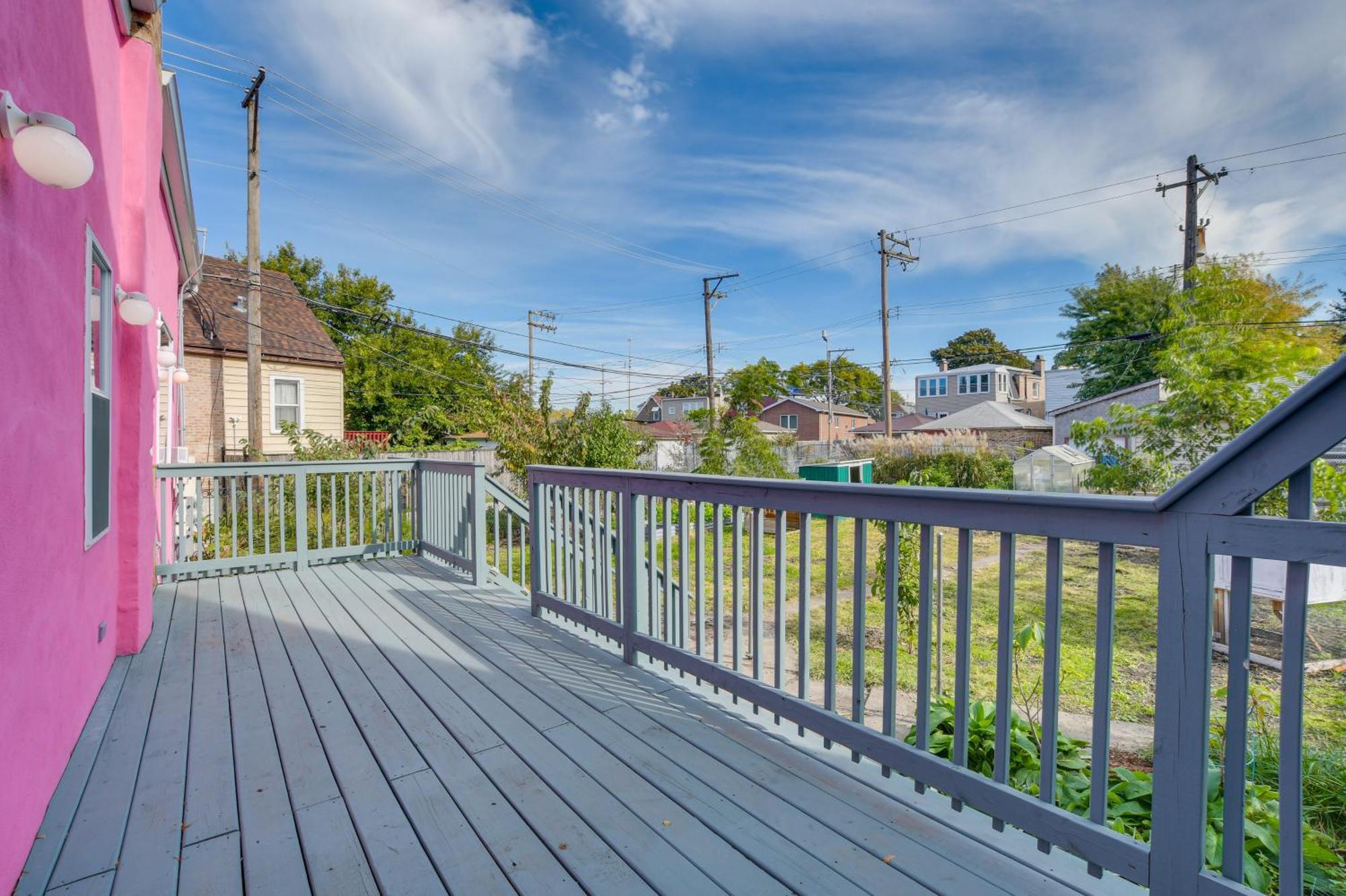 Holiday home Stylish Duplex Close To Parks And Dtwn *
