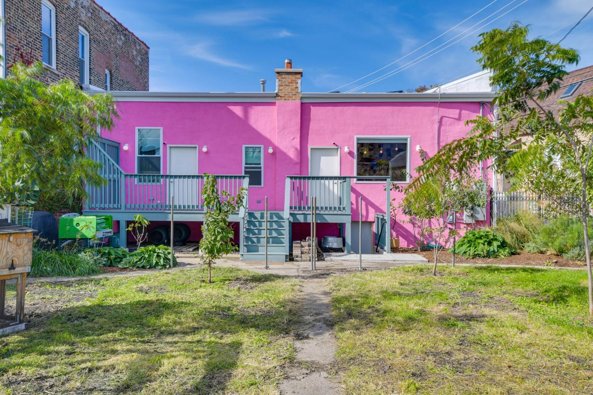 Holiday home Stylish Duplex Close To Parks And Dtwn *
