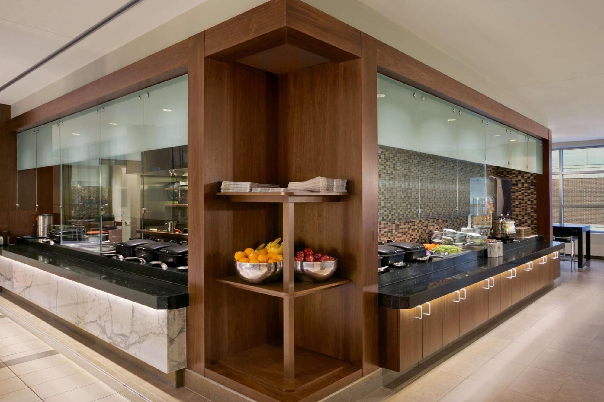 Embassy - Downtown River North 3*