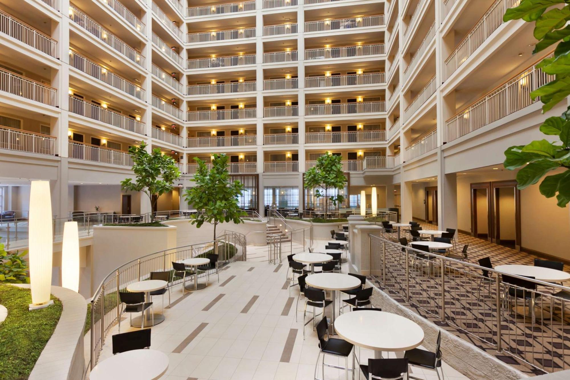 Embassy - Downtown River North Hotel Chicago