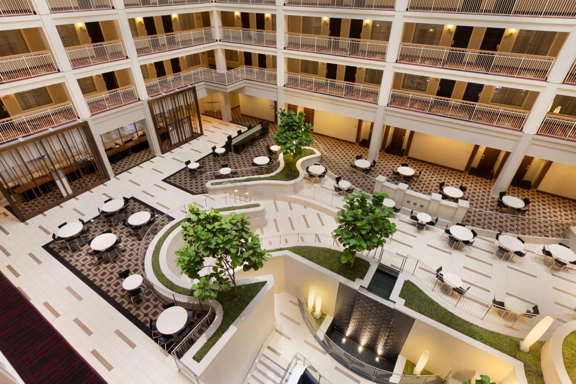 Hotel Embassy - Downtown River North