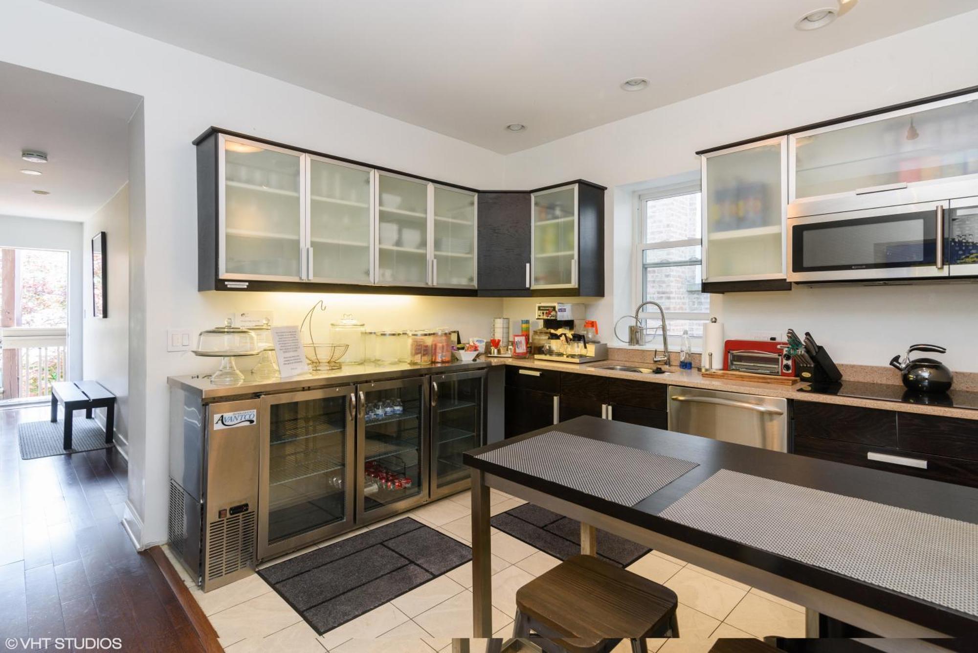 Bed & Breakfast House 5863- Chicago's Premier 4*