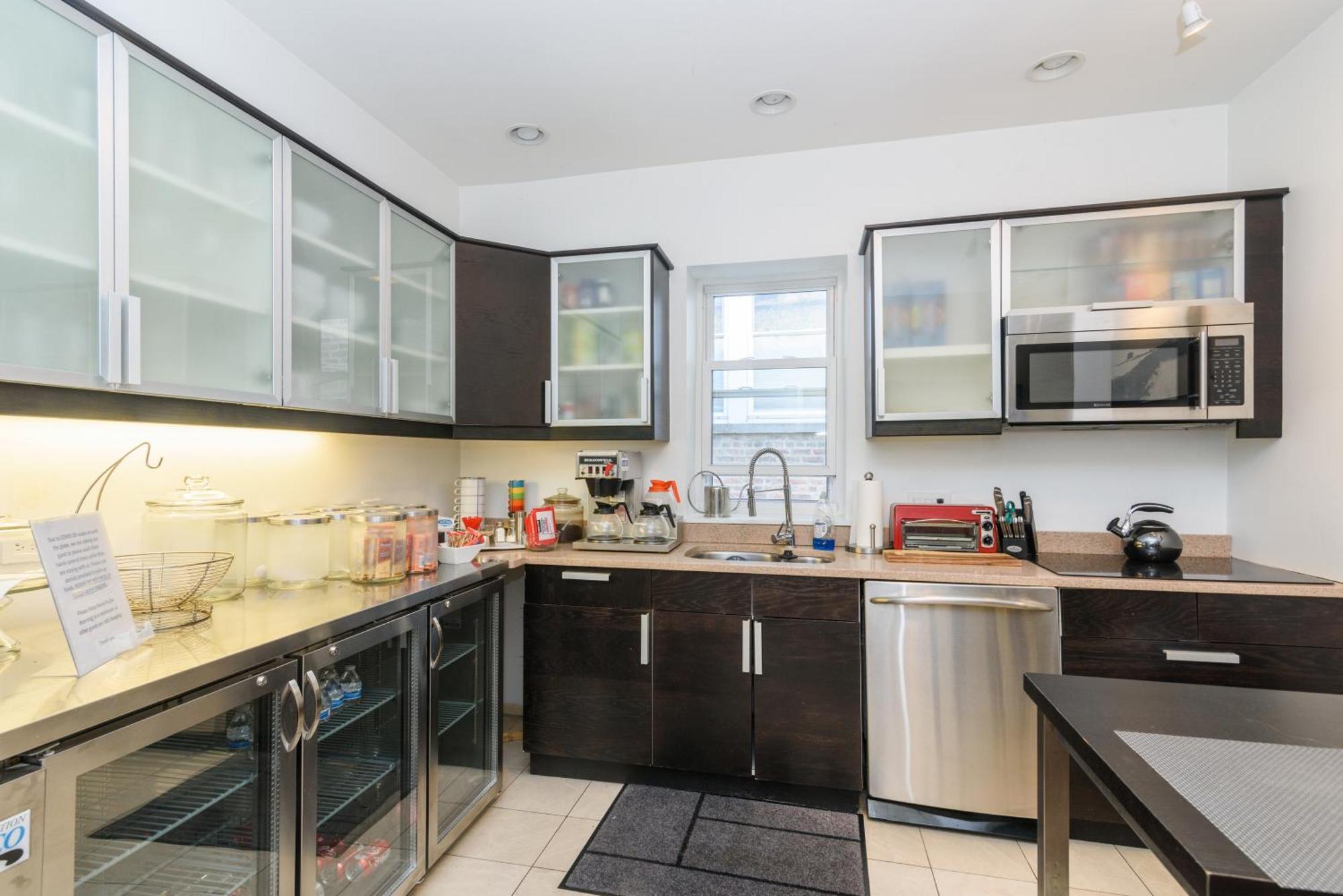 Bed & Breakfast House 5863- Chicago's Premier 4*