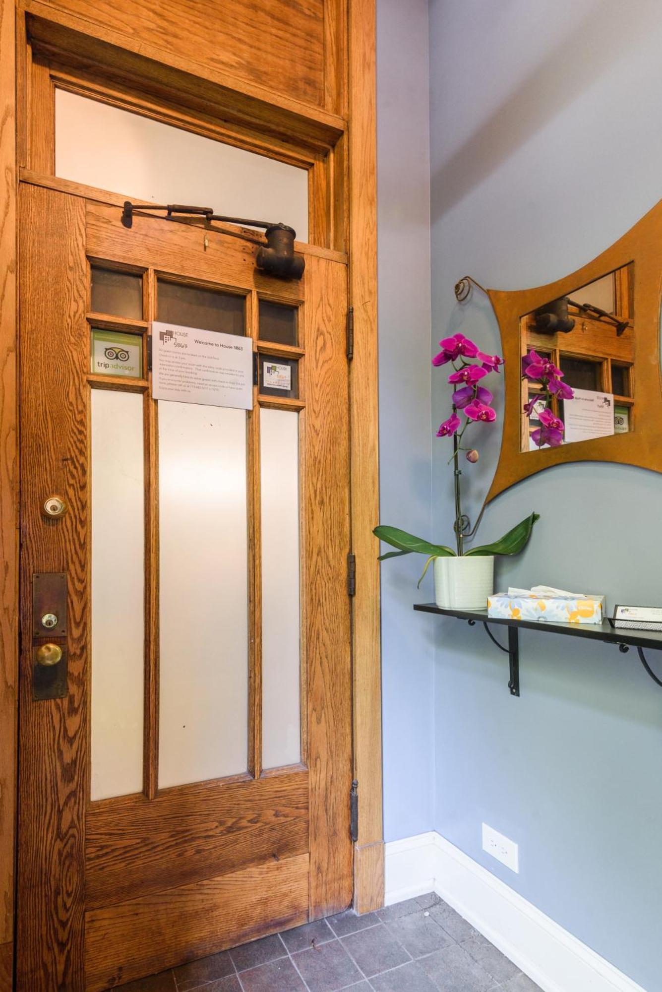 House 5863- Chicago's Premier 4* Chicago