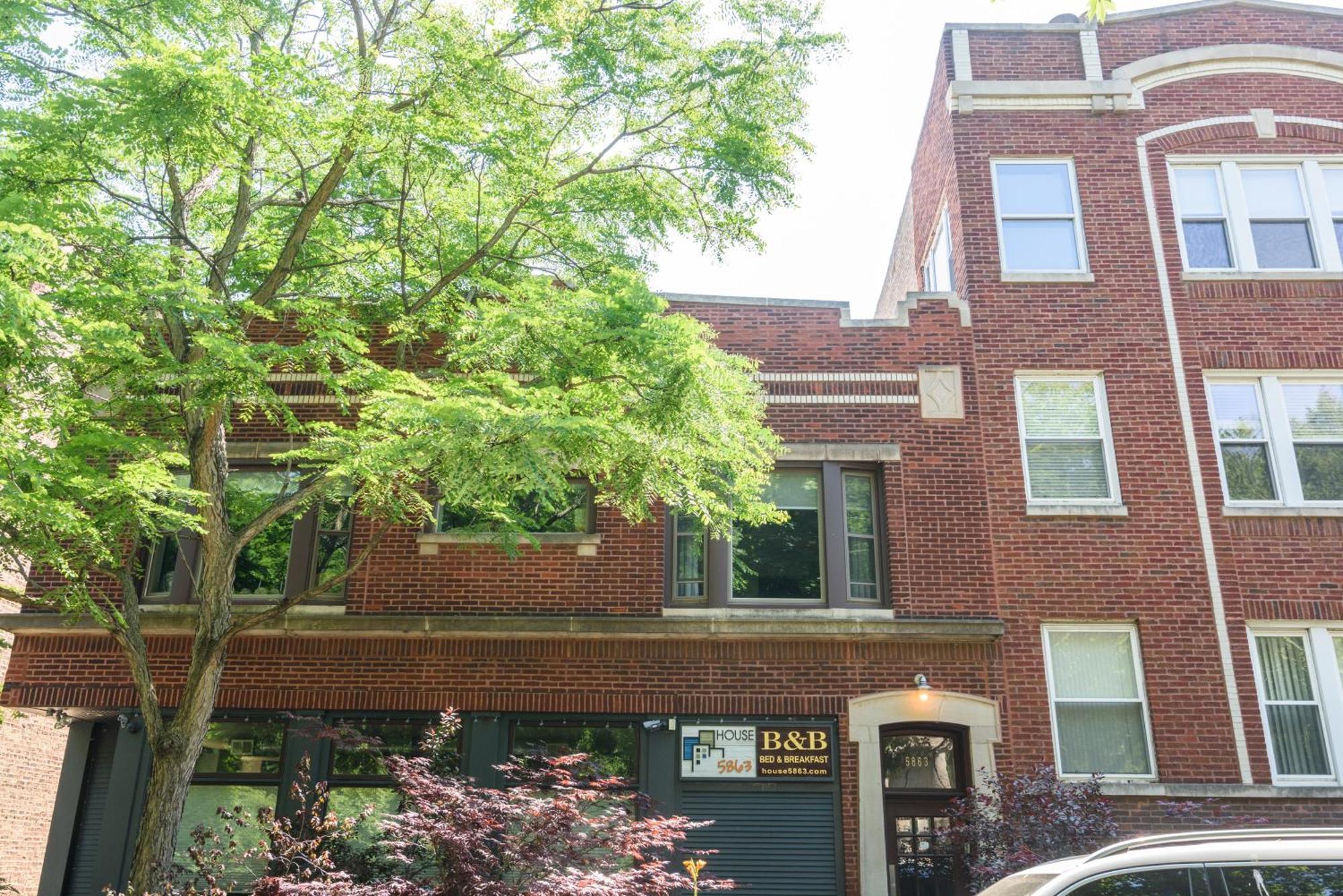 Bed & Breakfast House 5863- Chicago's Premier 4*