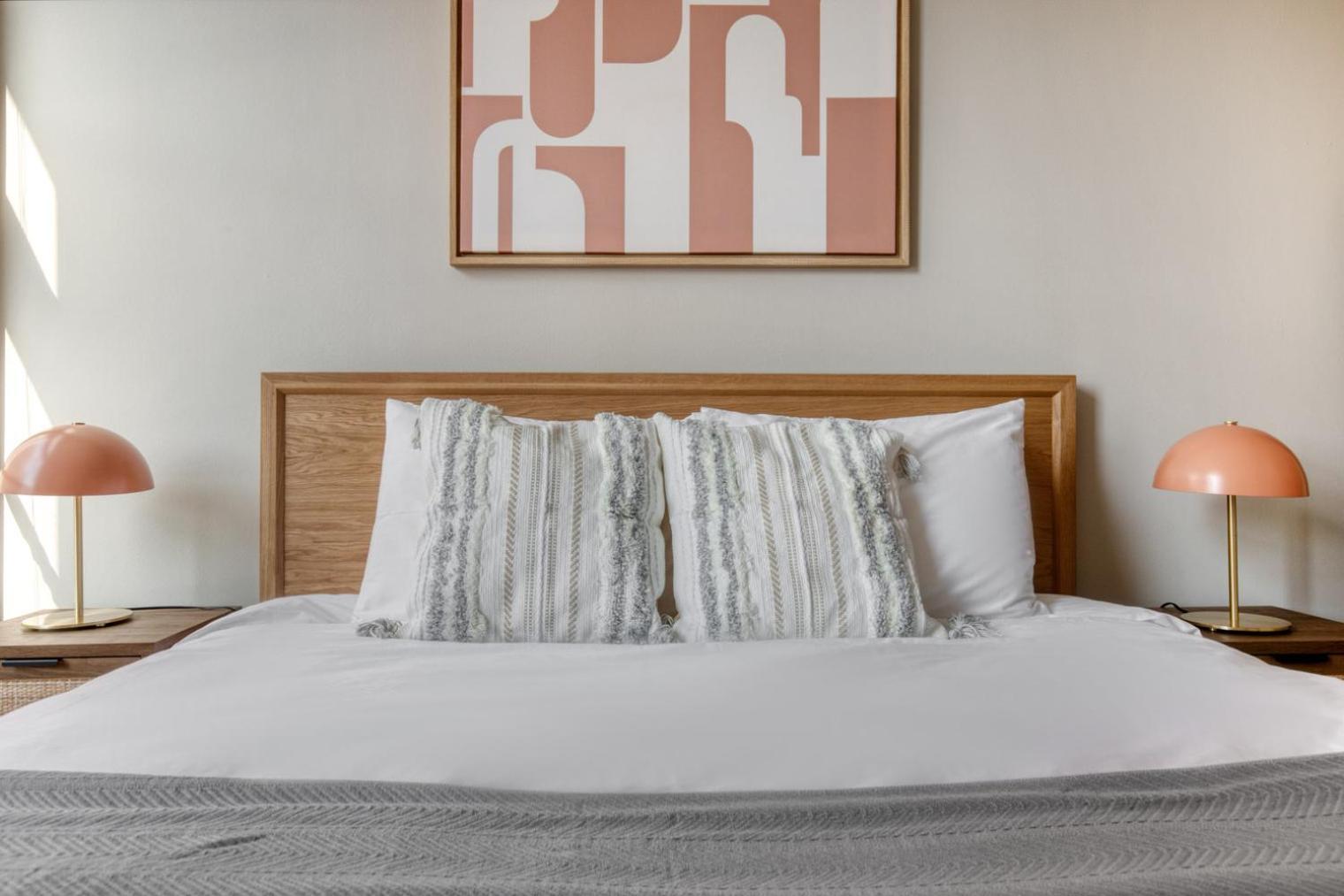 Loop 2br W Gym Doorman Nr L Chi-813