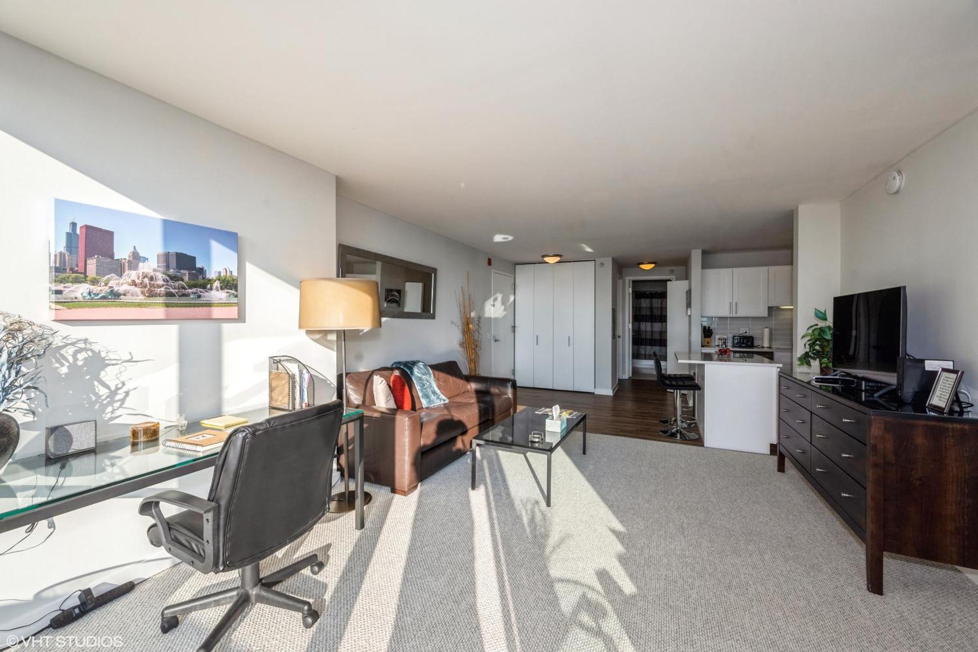 The Penthouse At Grand Plaza Chicago