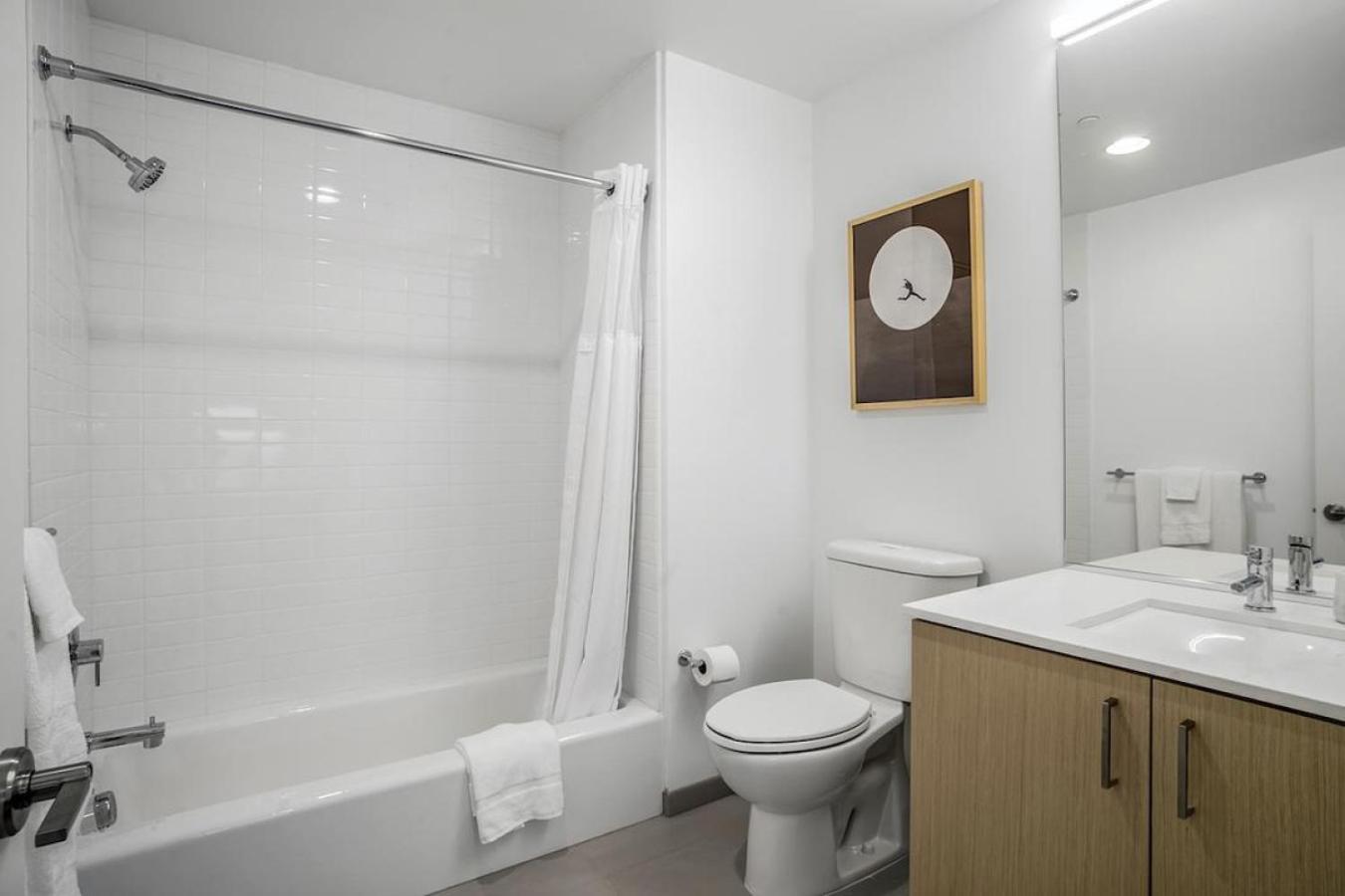 Landing At Logan - In Logan Square Apartment *