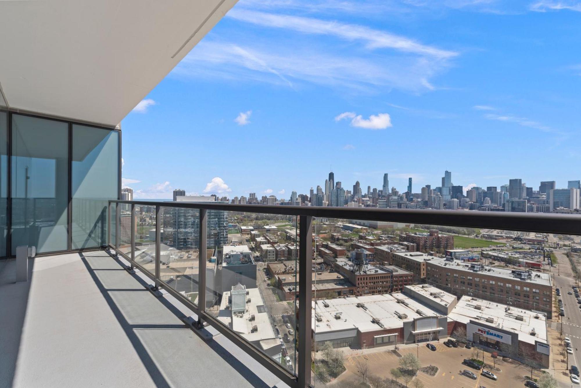 At Licoln Park Coworking, Gym, Spa, Lounge-1475-by Cloud9 Apartment Chicago