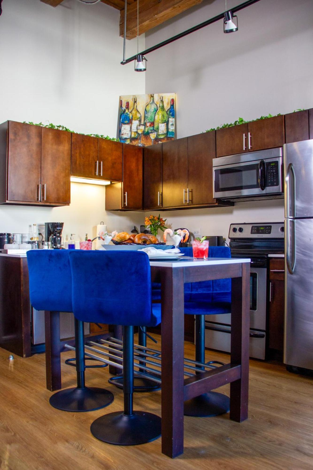 Luxery - Themed Units! Close To Downtown, Mccormick Place & Wintrust Arena Apartment