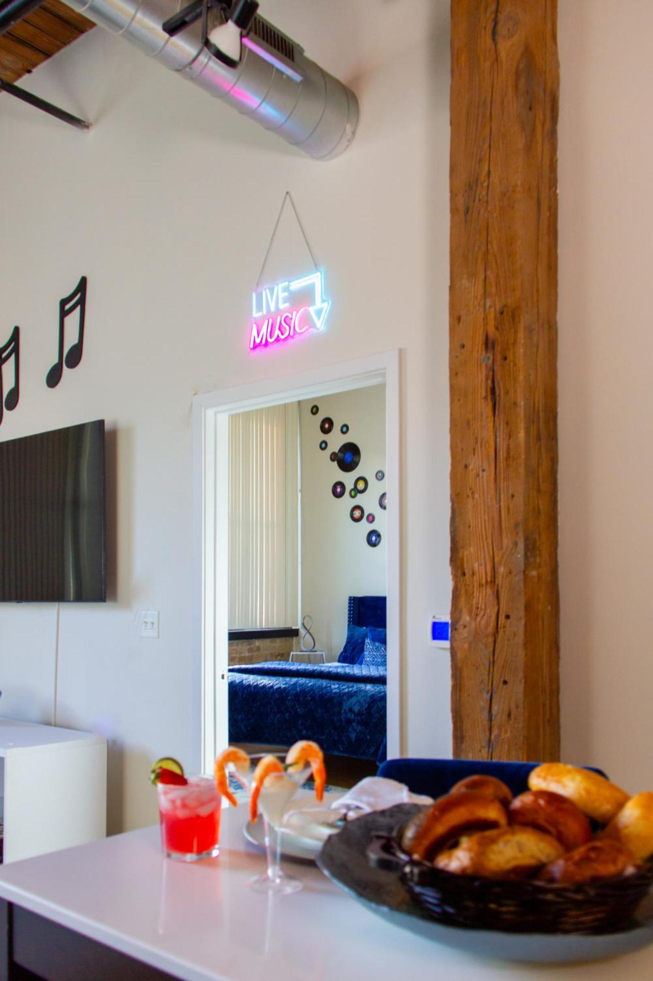 Apartment Luxery - Themed Units! Close To Downtown, Mccormick Place & Wintrust Arena