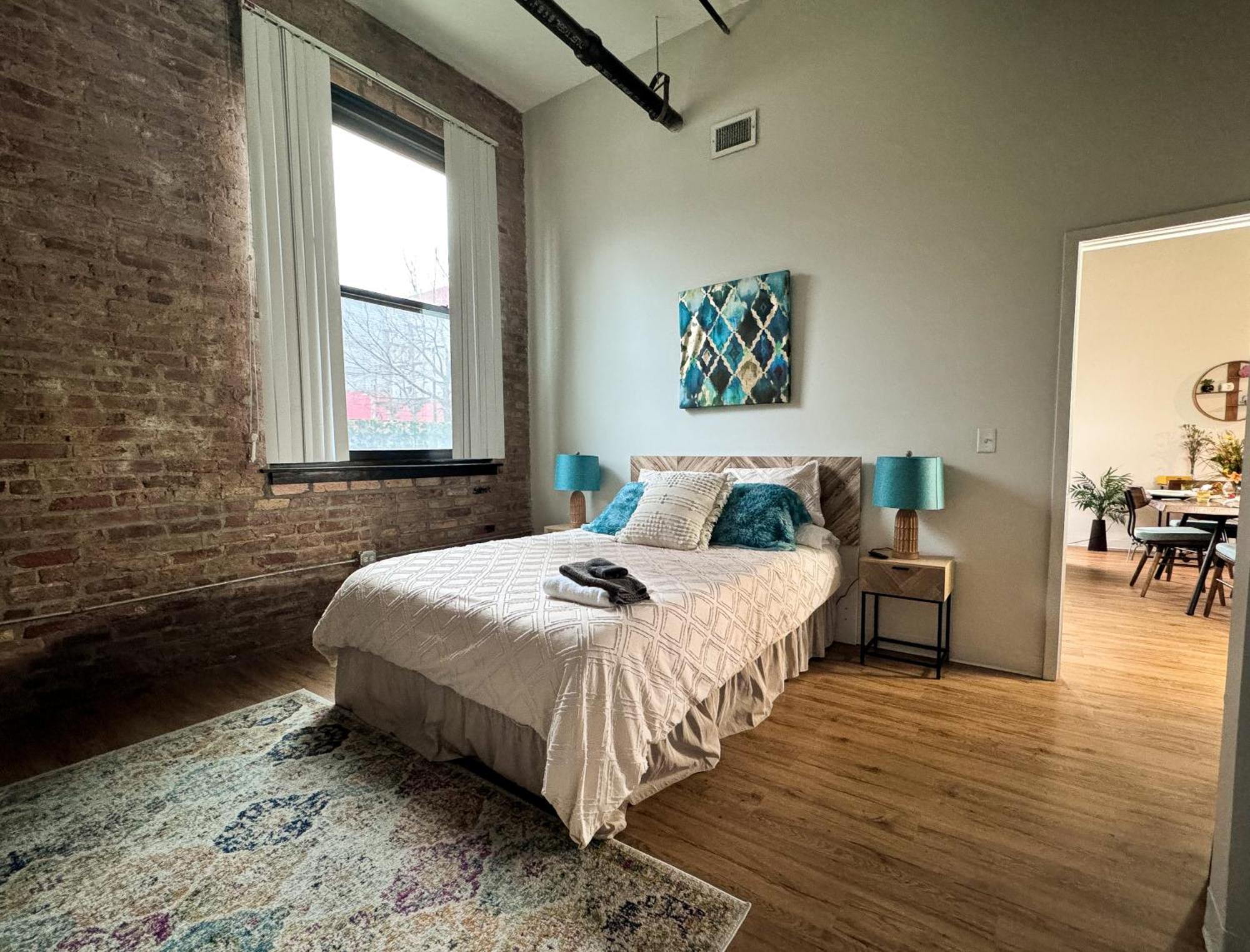 Luxery - Themed Units! Close To Downtown, Mccormick Place & Wintrust Arena Apartment