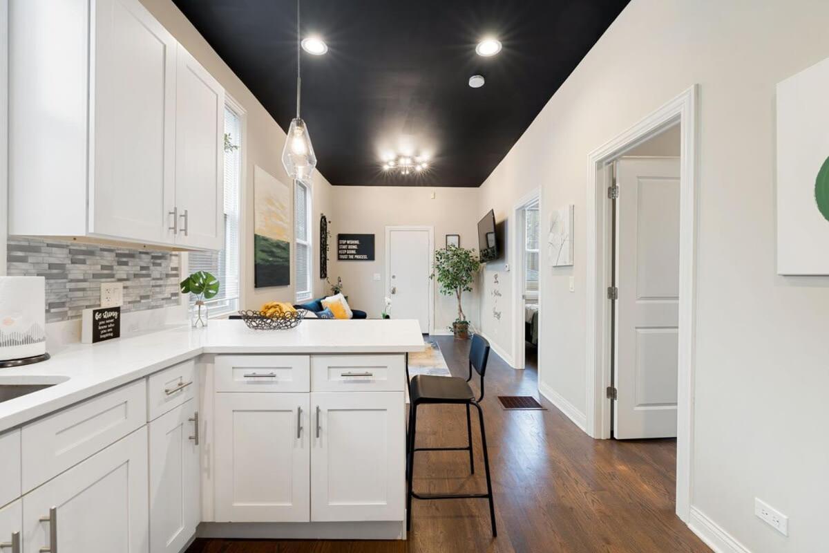 Apartment Stylish 2 Bdr Coach House Steps From The *