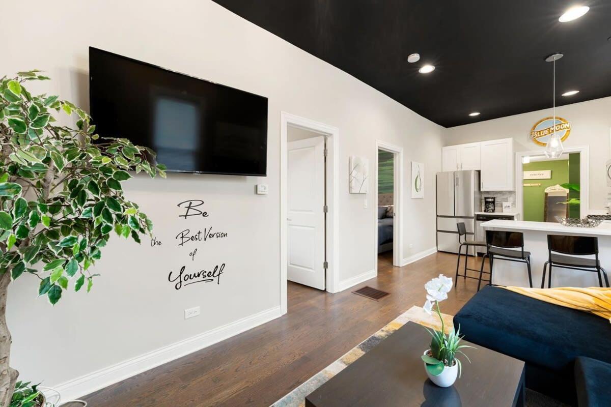 Apartment Stylish 2 Bdr Coach House Steps From The Chicago