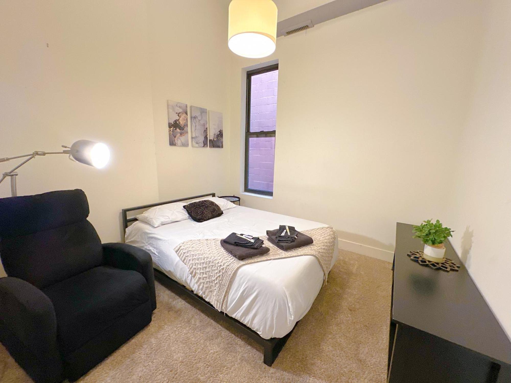 Mccormick Place 420 Friendly 2br/2ba With Optional Parking For Up To 6 Guests Apartment Chicago