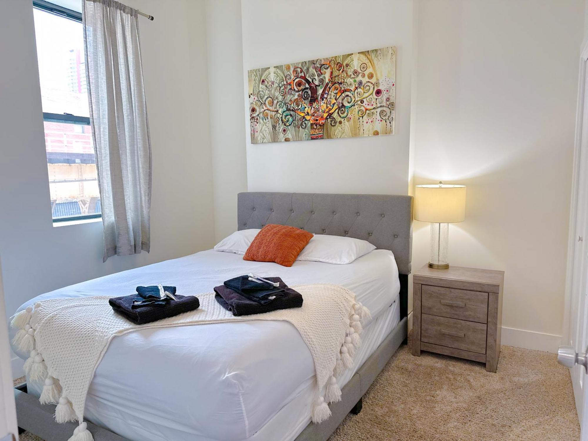 Mccormick Place 420 Friendly 2br/2ba With Optional Parking For Up To 6 Guests Chicago