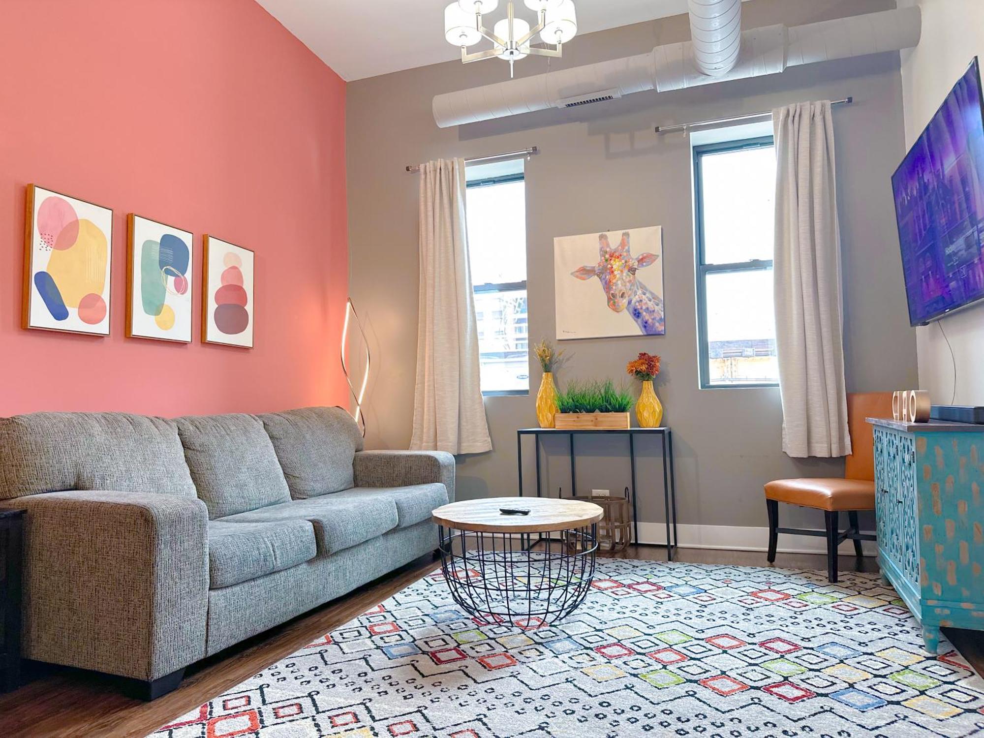 Apartment Mccormick Place 420 Friendly 2br/2ba With Optional Parking For Up To 6 Guests