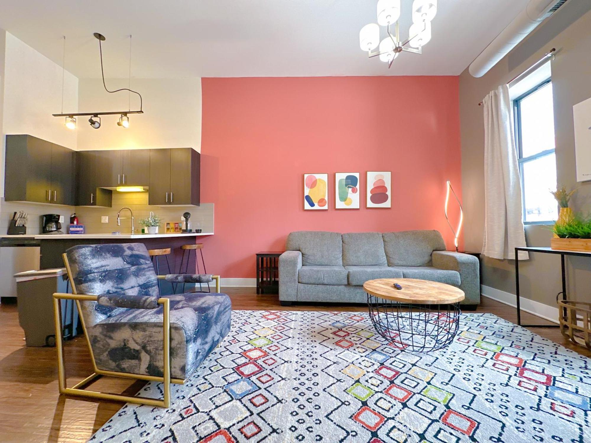 Apartment Mccormick Place 420 Friendly 2br/2ba With Optional Parking For Up To 6 Guests