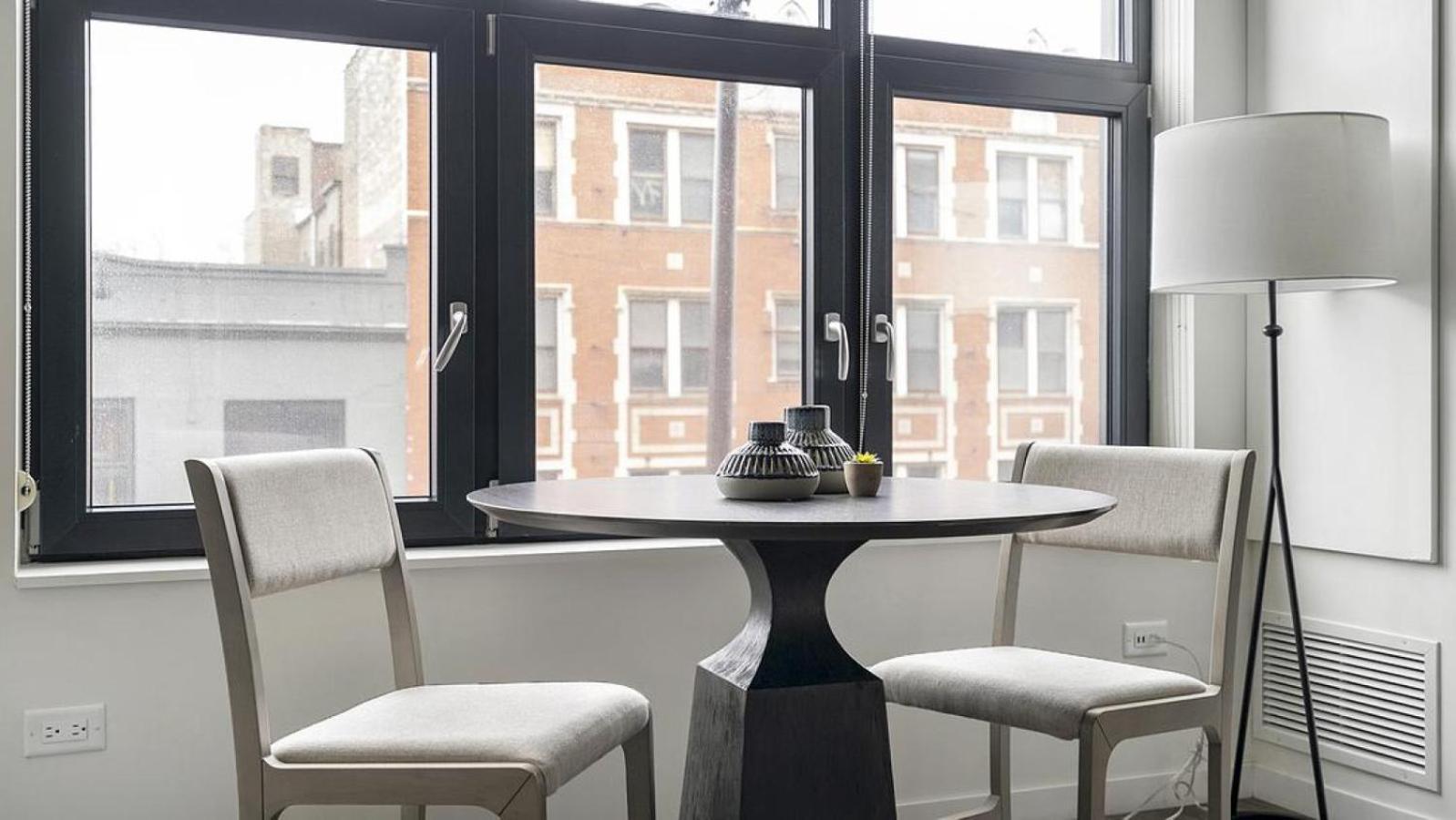 Landing At Logan - In Logan Square Apartment *