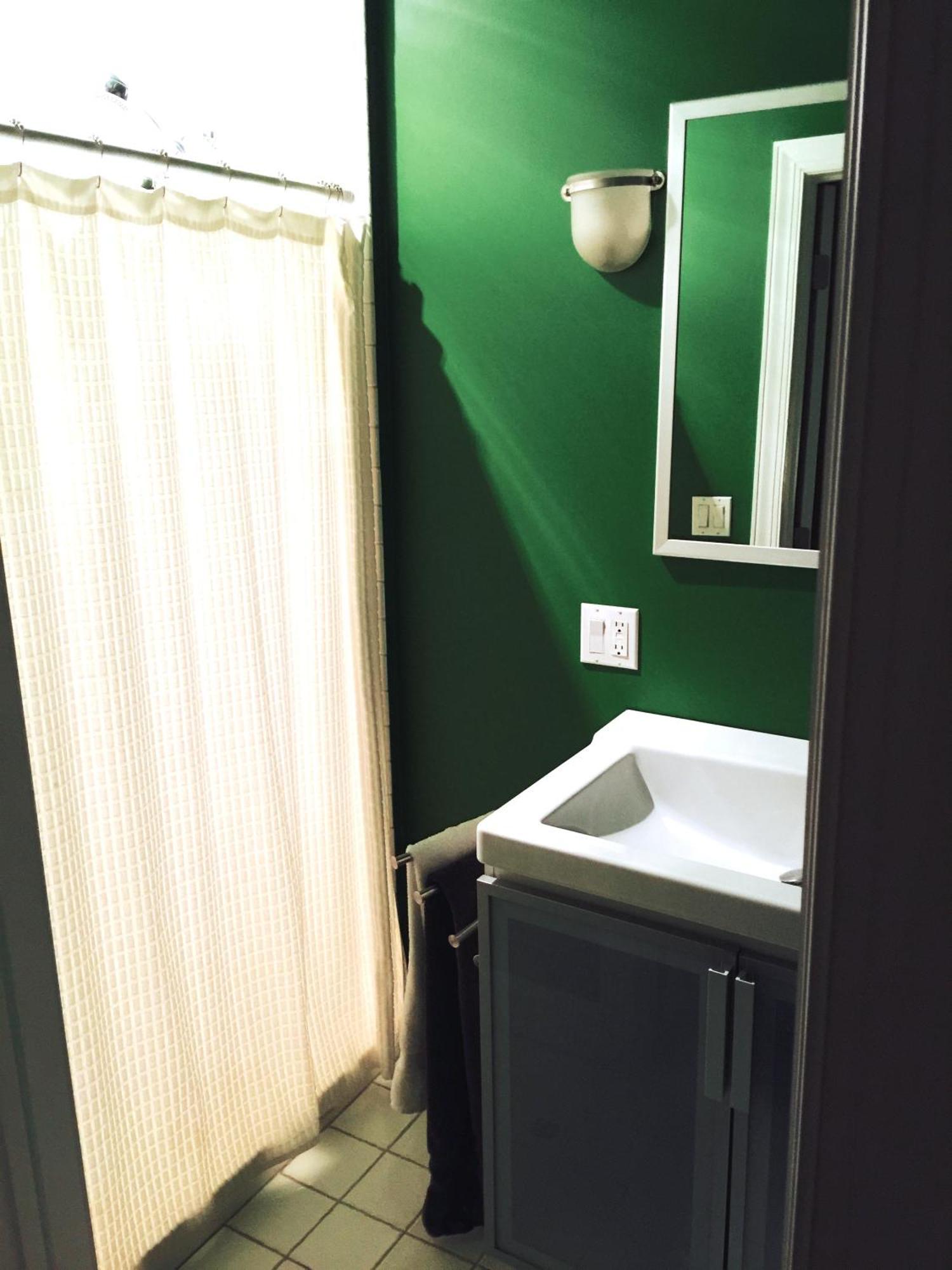 House 5863- Chicago's Premier 4*