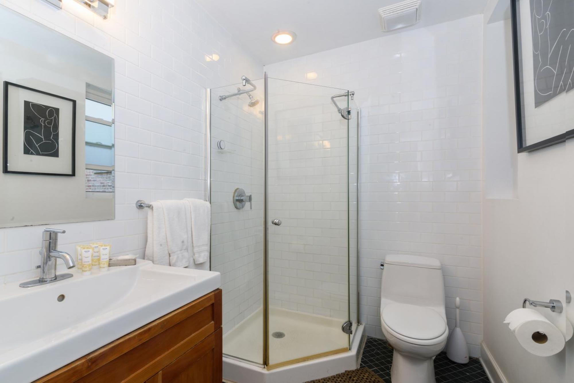 House 5863- Chicago's Premier Bed & Breakfast Chicago