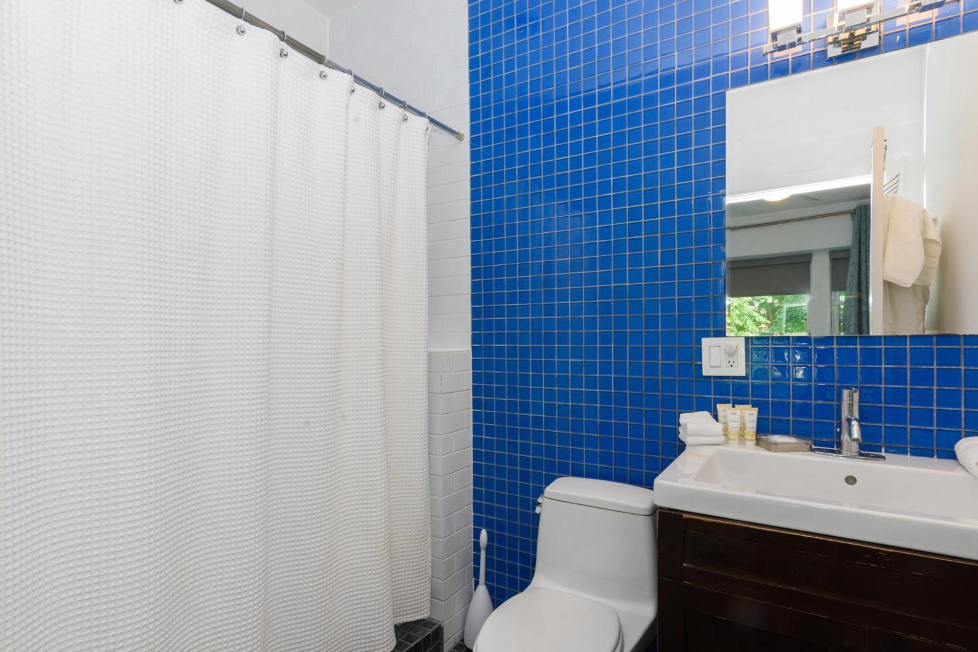 House 5863- Chicago's Premier Bed & Breakfast 4*