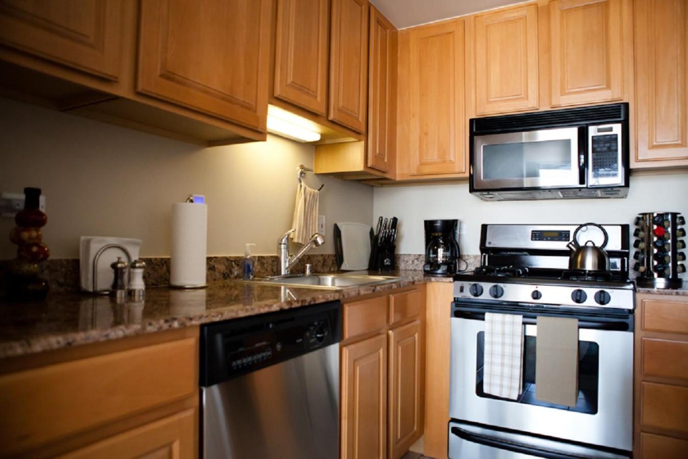 The Penthouse At Grand Plaza 4*