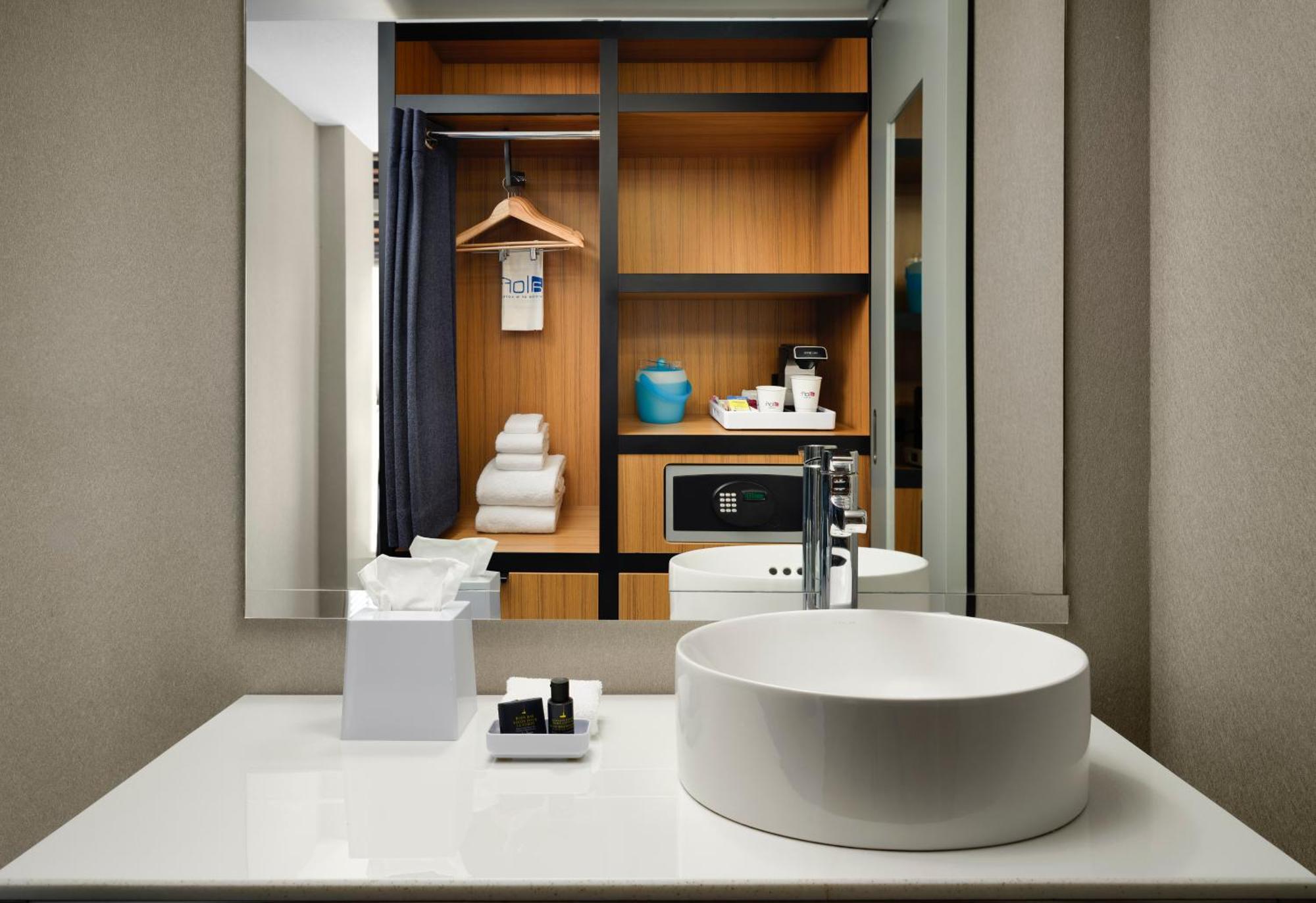 Aloft Downtown River North Chicago