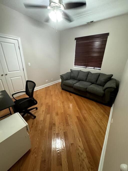 5 Bed 4 Bathroom In 10min Drive From Downtown Apartment *