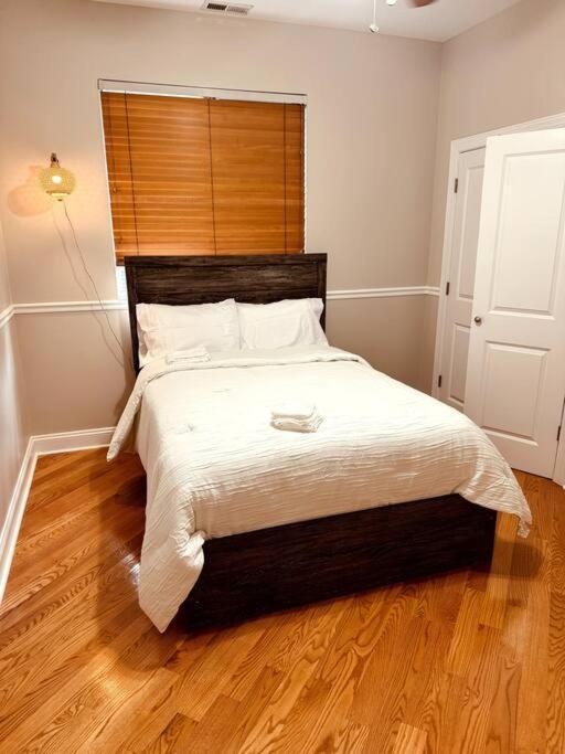 5 Bed 4 Bathroom In 10min Drive From Downtown Chicago