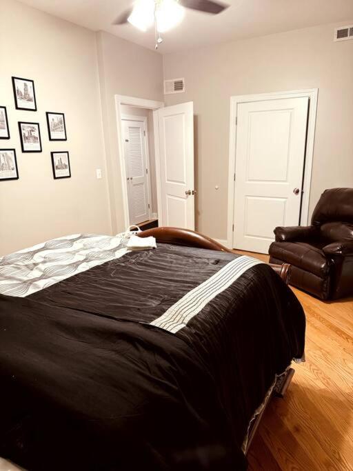 Apartment 5 Bed 4 Bathroom In 10min Drive From Downtown